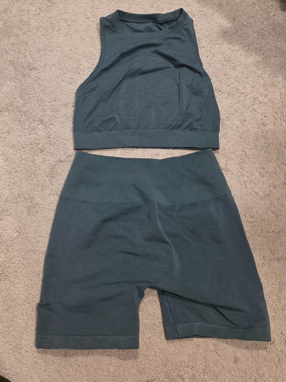 Alphalete Women's Athletic Shorts and Crop Tank Set - Teal Green